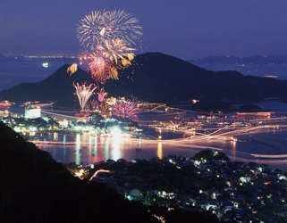 日本遺産のまち福山鞆の浦で花火大会を開催！