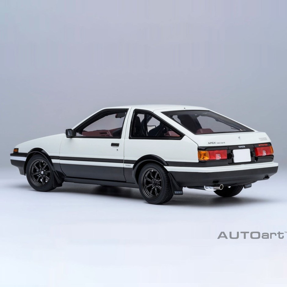 1/18スケール トヨタ スプリンター トレノ (AE86) 「頭文字D」(C)しげの秀一/講談社