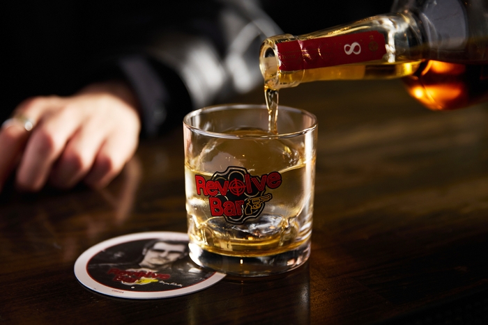 『龍が如く』コラボグラス&ペーパーコースター使用例(1)