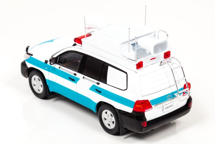 ランドクルーザー指揮官車両:左後