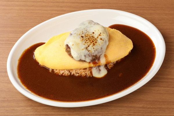 炙りチーズハンバーグオムライス(Rサイズ1,030円、Mサイズ1,130円)