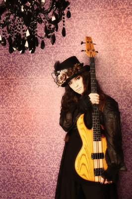 Bass：Naoki