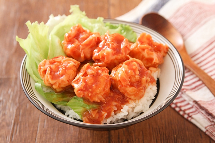 包丁なしで簡単!エビシュウマイでエビチリ丼