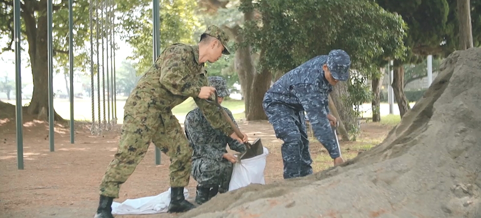 崩れにくい土のうの積み方 1