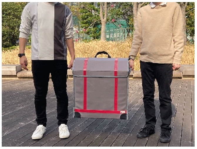 <リュックサック両側面の可搬用取っ手>