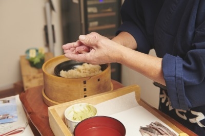 レストラン名物！目の前で大将が握ってくれる厳選にぎり