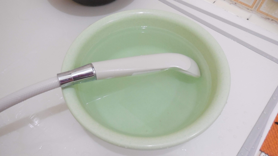 シャワーヘッド洗浄画像