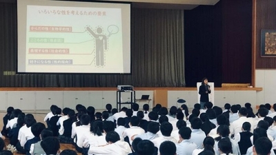 令和5年（2023年）6月に実施した人権教育講演会の様子
