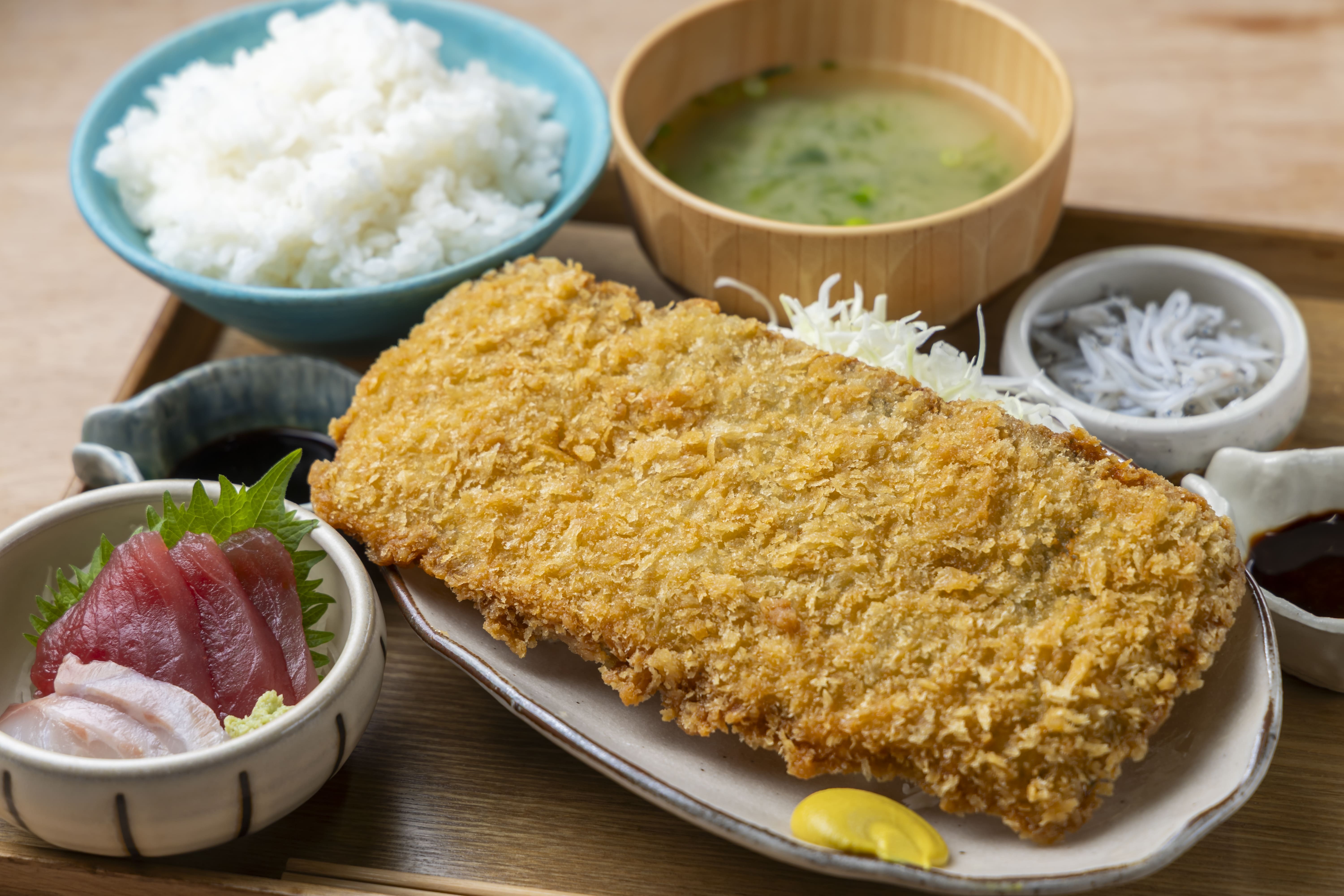 湘南しらすビックカツ定食