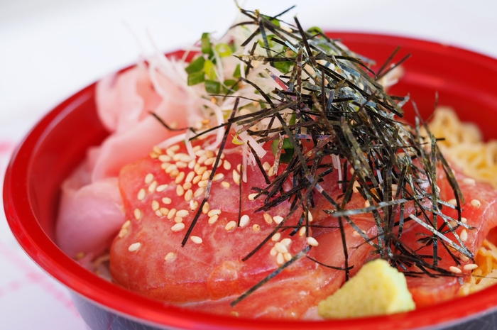 まぐろ漬け丼