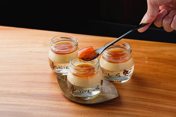 日本プリンアワード2022にて プリン専門店「白川郷ぷりんの家」の「水ぷりん」が 初代グランプリを獲得！！ ～店舗でしか食べられない白川郷の湧き水と プリンが合わさった新感覚のプリン～