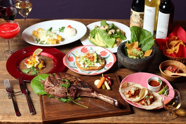 神谷町駅から徒歩2分!本場メキシコ料理で豪快な肉料理が楽しめる『Mi Familia』の情報をFindグルメで公開