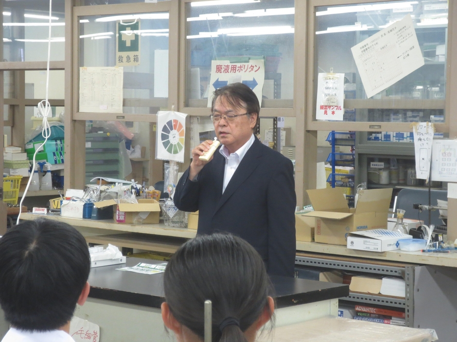 最近の名城大学薬学部について紹介する亀井浩行学部長