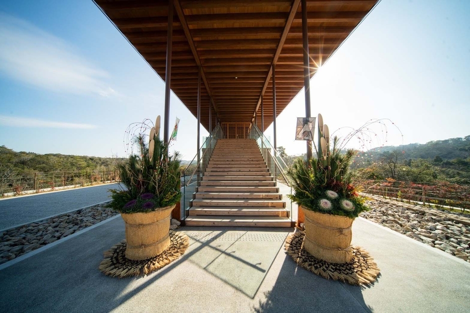 ▲新たな年の幕開けを、禅リトリート施設「禅坊 靖寧」で