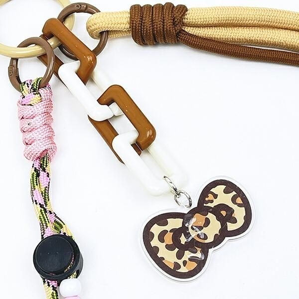 ハローキティのストラップチャーム