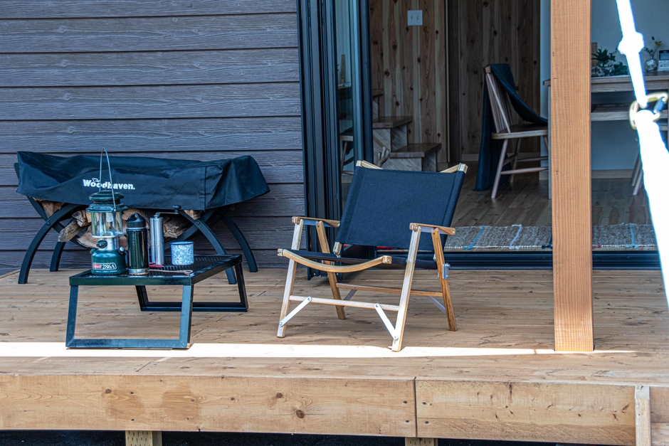 ウッドデッキは転がっても十分な広さに