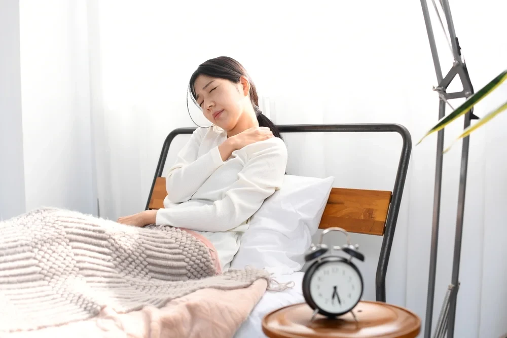 枕が合わないとどんな症状が出る?原因と正しい枕の選び方