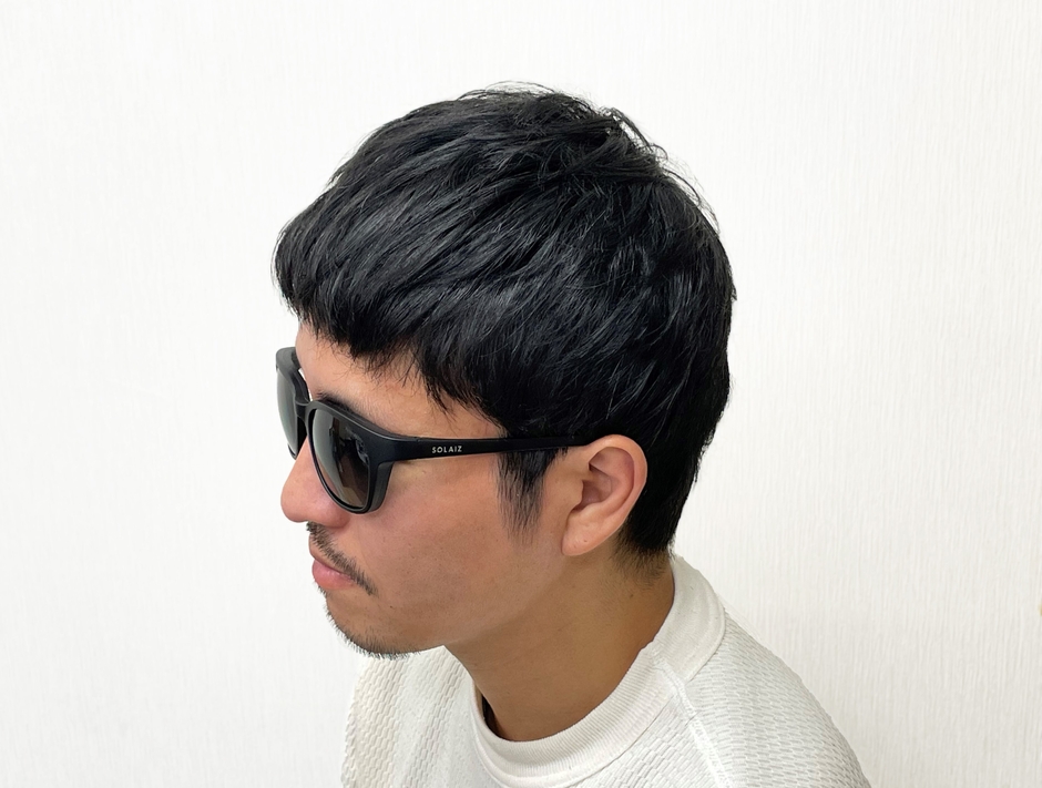 顏との隙間が少ない