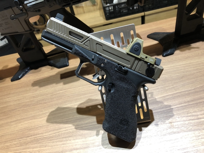 GLOCK18Cガスブローバック用カスタムスライド