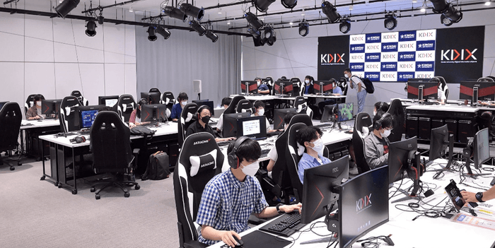 近畿大学のeスポーツ施設「esports Arena」