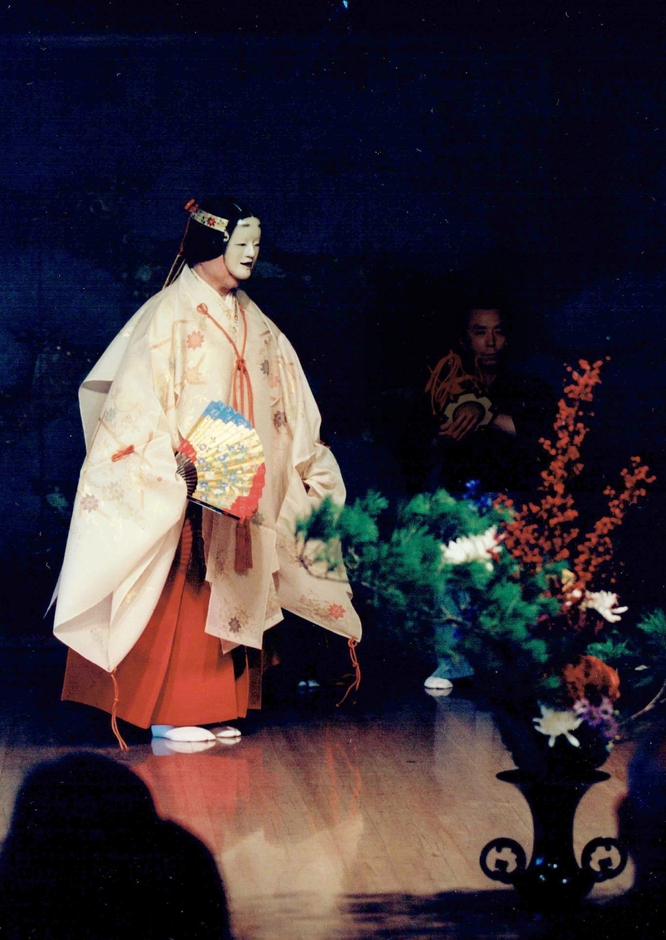 冬青庵能舞台「半蔀・立花供養」今回の演目です