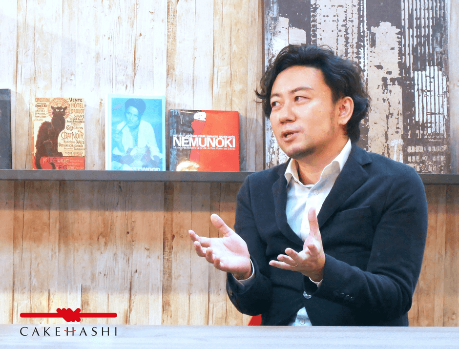 現場とデータ、感性と論理を横断、秋山氏