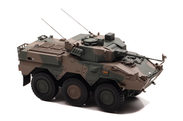 1/43 陸上自衛隊 87式偵察警戒車(87RCV)：右前