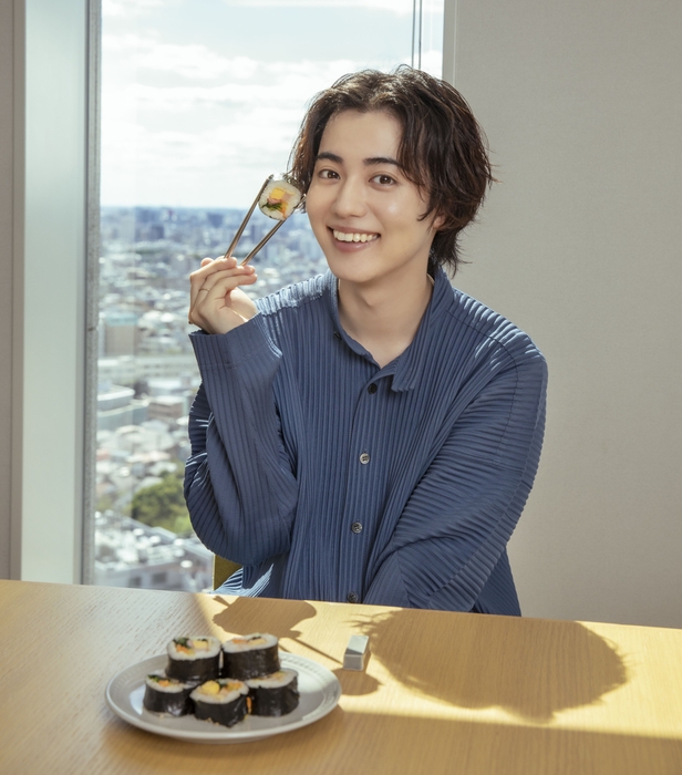 Qoo10 Presents「ドラマ観ながら、なに食べよ?」『LUCK-KEY/ラッキー』編