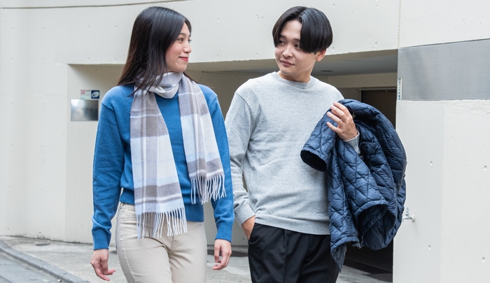 モロカンブルー&アイスグレー着用