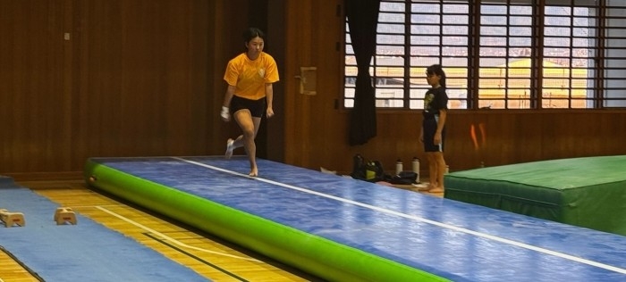 近畿大学附属高等学校体育館での練習風景