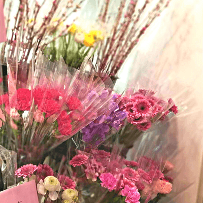 旬のお花をお気軽に「フラワーパック」1束550円~