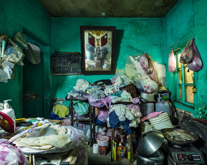 ホアン・ユイシュ(台湾、1994)《溜め込む人々》2018 (c)Huang Yu-Hsiu