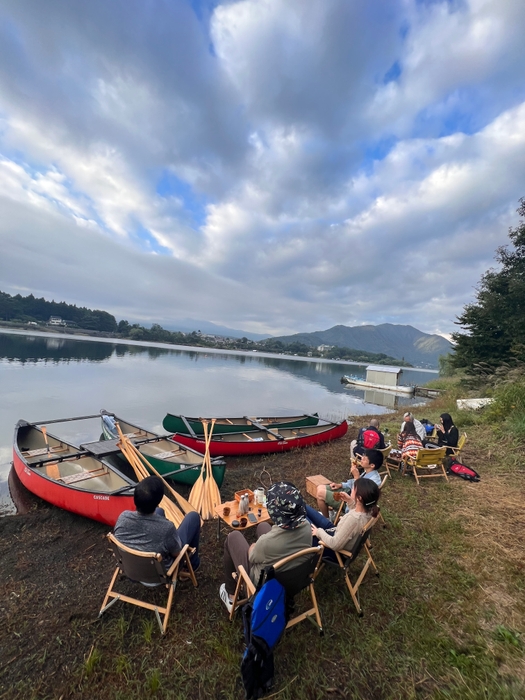 (カヌー、無人島で富士山を見ながらゆったりカフェ、当日富士山は隠れていた！)