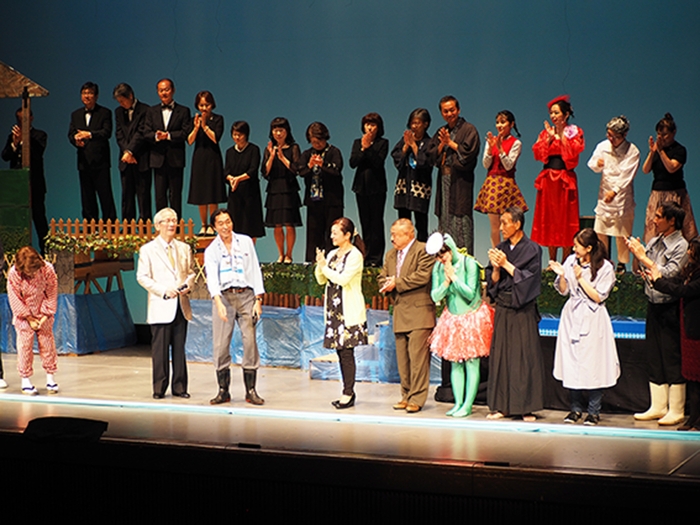 お笑い界のレジェンド小松の親分がスペシャルゲストと、柳川観光大使の江口信一座と柳川の人々が共演した。柳川の掘割にまつわる喜劇。