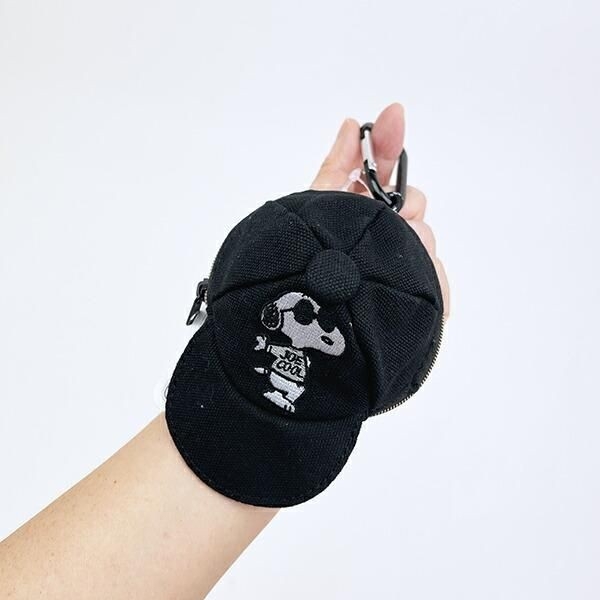 スヌーピーのキャップ型ポーチ