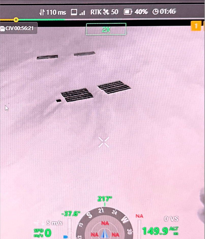 （画像３）赤外線カメラによる牡蠣筏監視映像　夜間でも筏の構造と位置を明確に把握可能