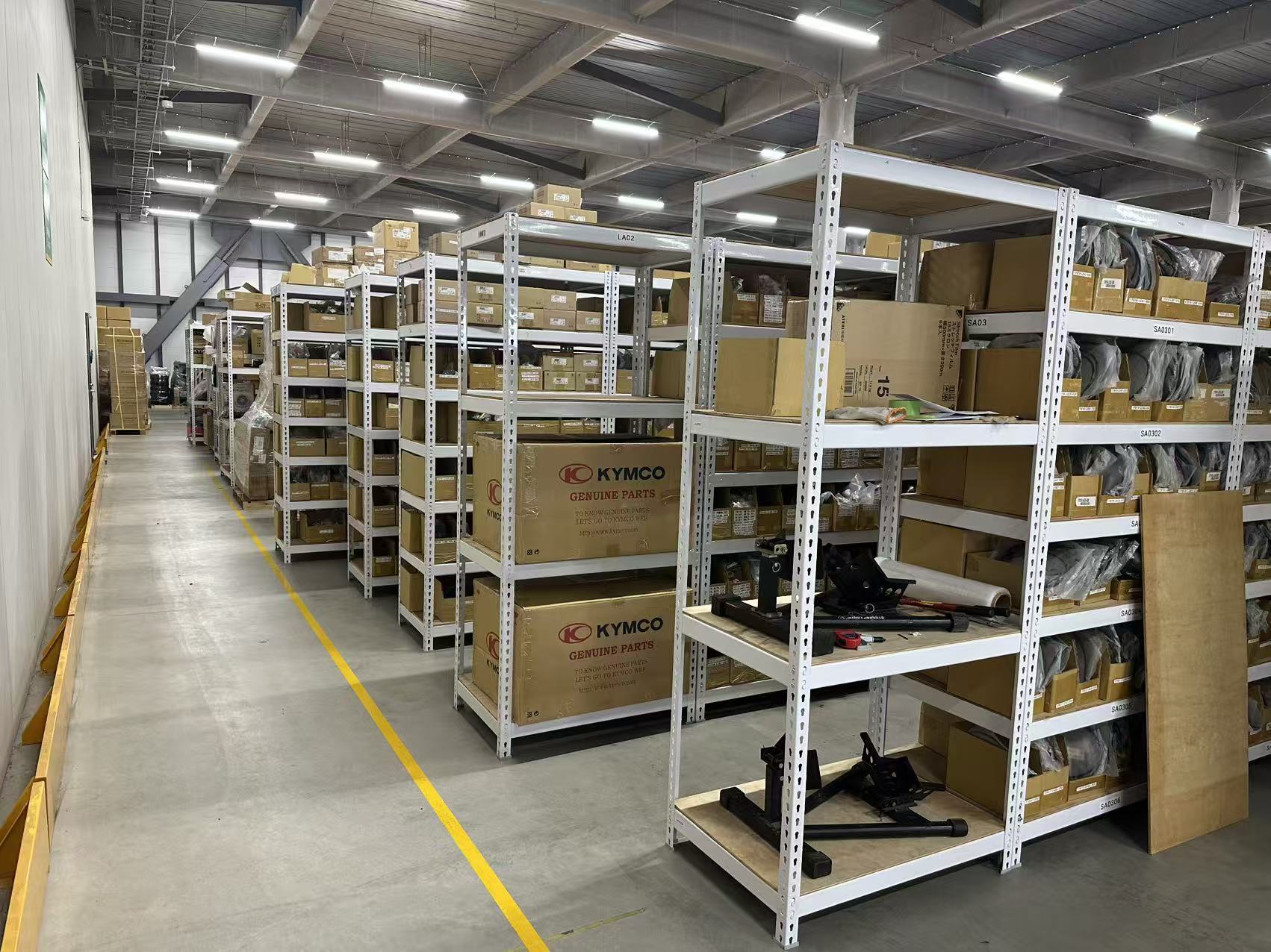 サービスセンターのパーツ倉庫