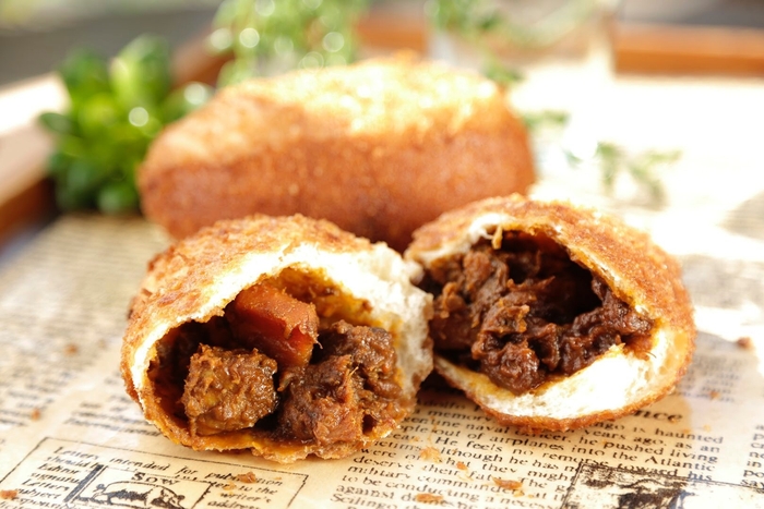 牛肉ゴロゴロカレーパン