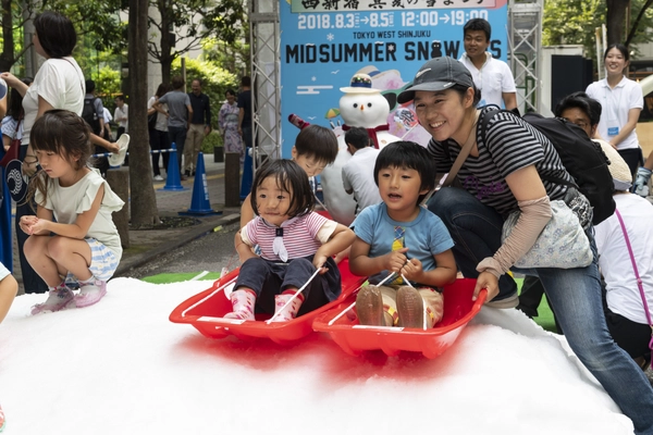 真夏の新宿に日本の雪に触れ合えるフォトジェニックなスポット出現！ 「西新宿 真夏の雪まつり」を8月3日、4日、5日に開催