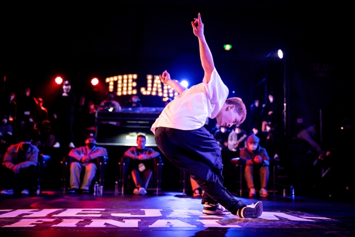 決勝でBBOY GEN ROCと戦ったBBOY TOA (C)harugraphics