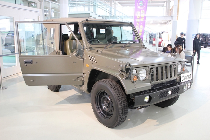 陸上自衛隊(三菱パジェロ)