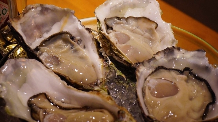 横浜OysterLab 1周年記念！ 駅直結のエキニア横浜B1に新店オープン！