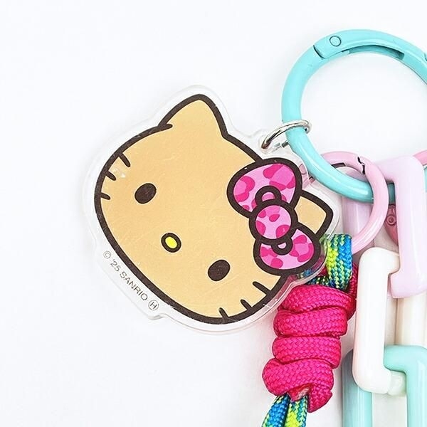ハローキティのストラップチャーム