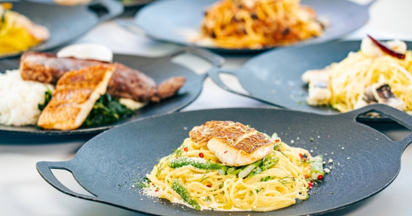 ▲「紅葉鯛の淡路産レモンクリーム」と各種メニュー