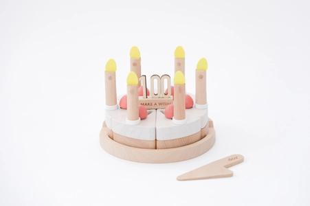 木のおもちゃブランド「dou?」より、本物のケーキのような 「make a wish(木のケーキ)」がリニューアル発売！ “ふぅー”と息を吹きかけるとろうそくの火を消すこともできる