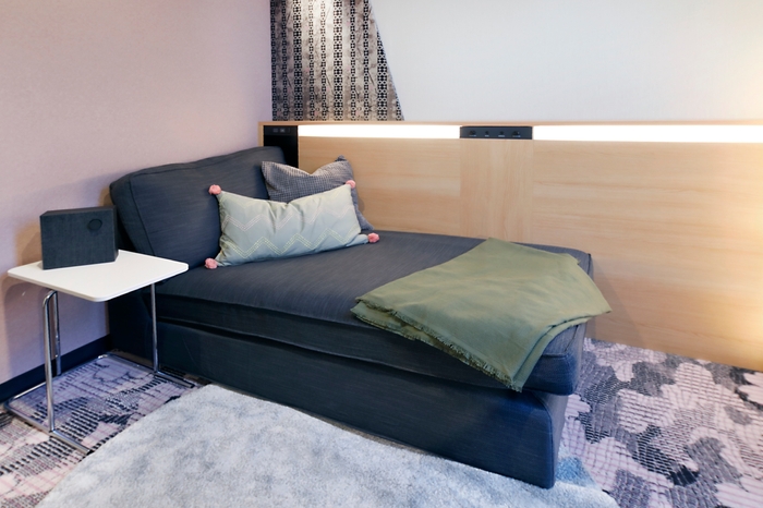 リラックスできるソファスペース(京都タワーホテルアネックス811号室)