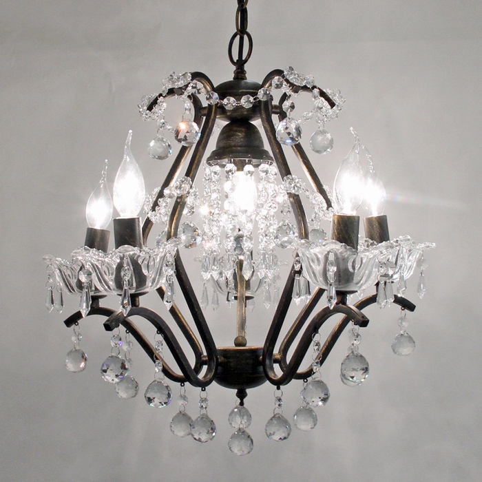 フレンチスタイルのシャンデリア