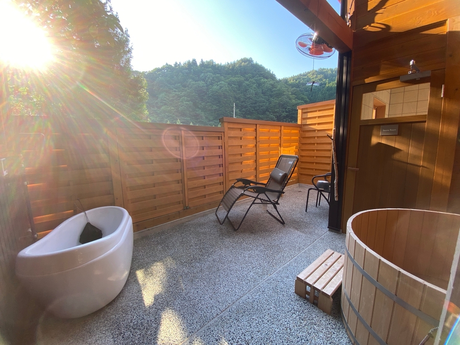 宿泊者は、無料で本格的なフィンランド式サウナを楽しめる