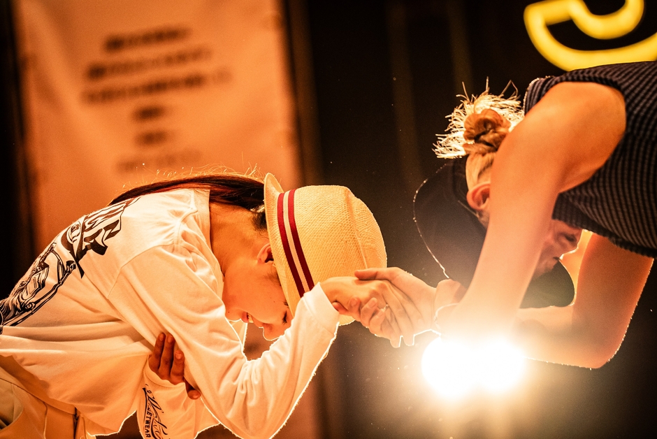 世界各地から集まるダンサー