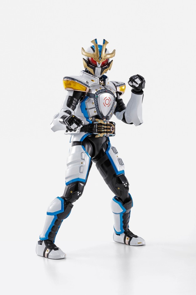仮面ライダーイクサ」の約14.5cmの可動式フィギュア S.H.Figuarts(真骨